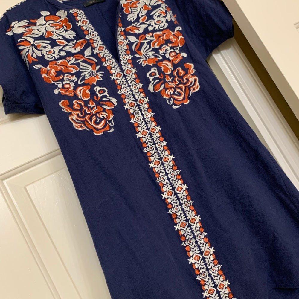 Dress - Picture 1 of 2